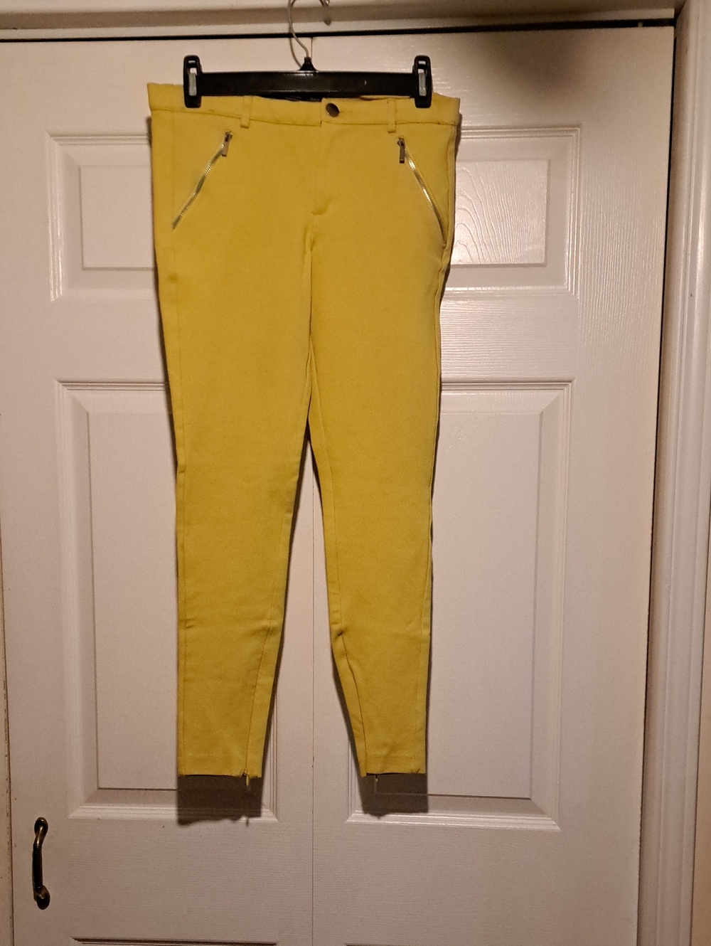 Zara Ladies Mustard. Slim Leggings with Zip Pockets